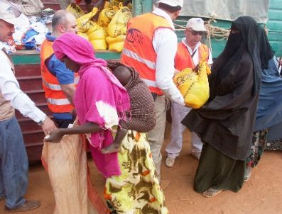 Almanya`daki Gurbetçiler, Afrika`ya Yardıma Koştu