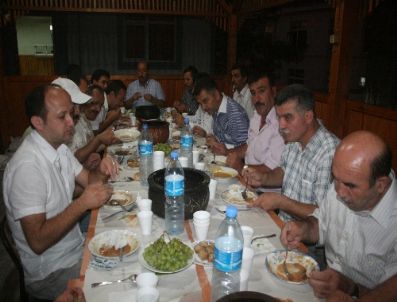 COŞKUN SOMUNCUOĞLU - Belediye Başkanları İftarda Buluştu