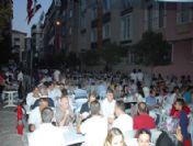 Binlerce mahalleli birlikte iftar açıyor
