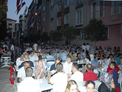 OSMAN DEVELIOĞLU - Binlerce mahalleli birlikte iftar açıyor