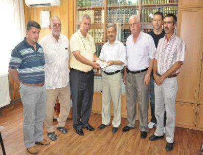 Boşnaklar Pita Gecesini İptal Edip Parasını Somali`ye Gönderdi