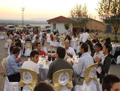 Büyük Coşkunlar Havai Fişek Fabrikası, Çalışanlarına İftar Verdi