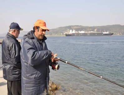 Çanakkale Boğazı, Doğalgaz Tankerinin Geçişi Sebebiyle 7 Saat Trafiğe Kapatıldı