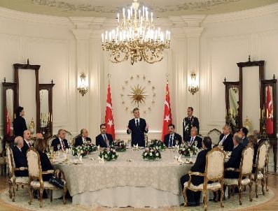 Cumhurbaşkanı Gül, İşçi ve İşverene İftar Verdi