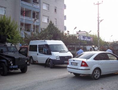 Erzin`deki Eylemcilere Polisten Şafak Operasyonu