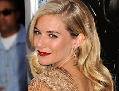 SARAH JESSİCA PARKER - Hayırsever Sienna Miller