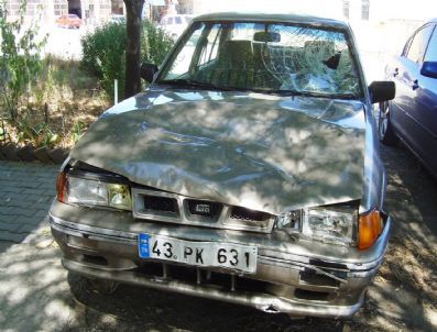 Hisarcık`ta Otomobil Motosiklete Çarptı: 2 Yaralı