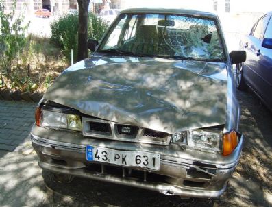 Hisarcık`ta Otomobil Motosiklete Çarptı: 2 Yaralı