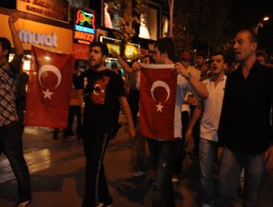 Sakarya`da Teröre Tepki Yürüyüşü Yapıldı