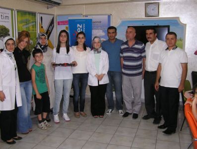 Sbs`de Derece Yapan Öğrenciye Hediye