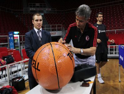 Tbf, Turkcell İle Sponsorluk Sözleşmesini Uzattı