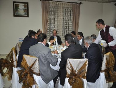 Vali Kara, Şehit Aileleri ve Gazilerle İftar Yemeğinde Bir Araya Geldi