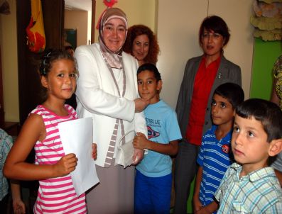 Vali Tuna’nın Eşi Çocuk Yuvasını Ziyaret Etti