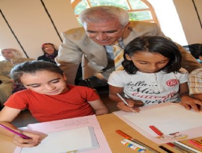 Anneler, Çocuklarıyla Kütüphanede Buluştu