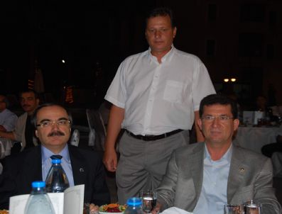 ALİ GÜLTEKİN KILINÇ - Aydın Ticaret Borsası İftar Yemeği Verdi