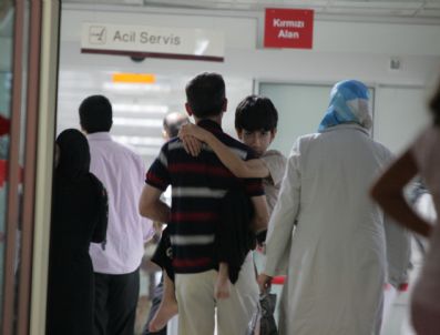 SAMI DOĞAN - Bursa`da İftar Yemeği 16 Kişiyi Zehirledi