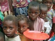 Dadaab kampı çocuk mezarlarıyla doldu