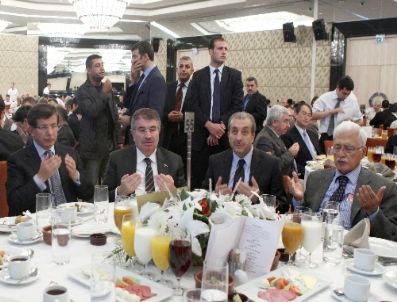 Davutoğlu: Terörü Yapanlar Gece Gündüz Onlarla Uğraşalım İstiyor