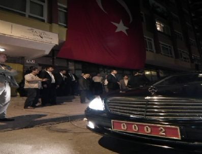 Erdoğan`dan Şehit Binbaşı`nın Ailesine Taziye Ziyareti