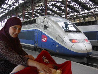 BORDEAUX - Hızlı trende doğan ilk bebek