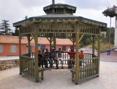 İl Özel İdare`den Dağ Köylerine Çocuk Parkı