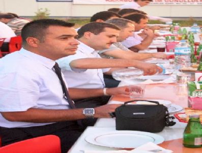 ALI UYSAL - Karegder, Okul Müdürü ve Yardımcılarına İftar Verdi