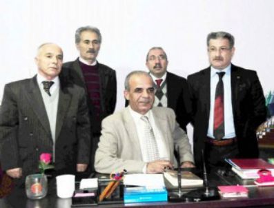 TÜRKIYE KAMU SEN - Mşü Rektörü İnanç`a Tepki