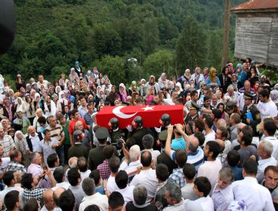İDRİS YILDIZ - Ordu Şehidine Ağladı