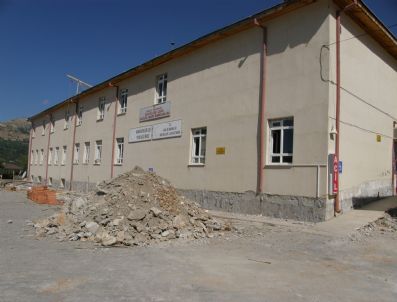 Sarıveliler Devlet Hastanesi`nde Tadilat