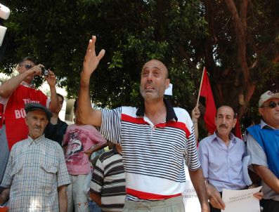 Şehit Babası Terörü Protesto Eyleminde Bayıldı
