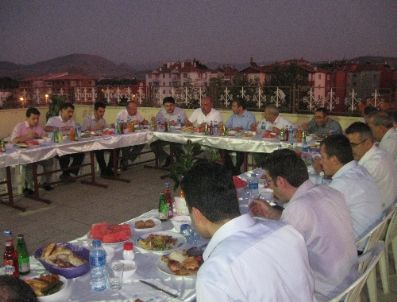 MEHMET ÜNLÜ - Yıldırım Koleji`nden Turhal Protokolüne İftar