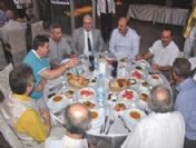 Alevi Derneklerinden İftar Yemeği