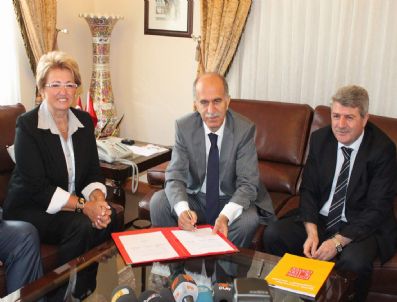 ÖZGEN KESKIN - Annelerden Engelliler İçin Anaokulu