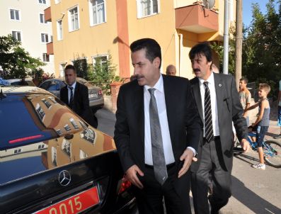 Bakan Çelik, İbrahim Tatlıses`i Ziyaret Etti