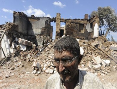 MUSTAFA ERGIN - Çanakkale`deki Orman Yangını Söndürüldü