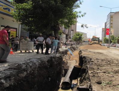 SALİM USLU - Çorum Belediyesi`nden Ana Arterler ve Kent Dekoruna Düzenleme