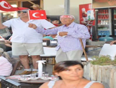 Foça`da Şehitlere Saygı Yürüyüşü, Teröre Lanet Mitingi