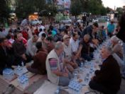 Hurma ve Su İle İftar