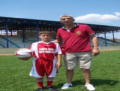 DARDANELSPOR - Küçük Yetenek Oğuz`a Dört  Takım Talip