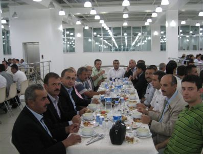 Minibüsçüler İftar Yemeğinde Bir Araya Geldi