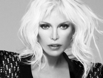 Ajda Pekkan, Demet'i şoka soktu!