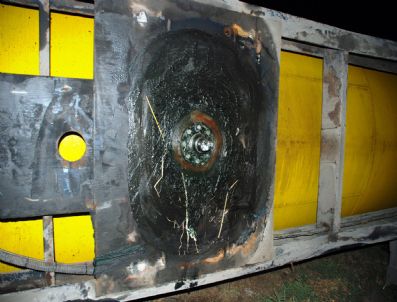 Amonyak Yüklü Tanker Çekiciden Ayrılarak Devrildi