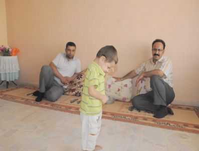 Bakan Çelik Yardım Eli Uzattı