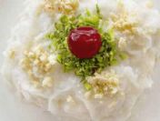 Güllaç mideyi de cebi de zorlamıyor