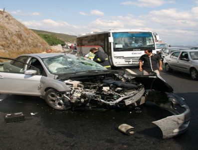 Kazaya Bakarken Kaza Yaptılar