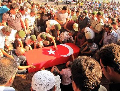 Şehit Uzman Çavuş Angay’In Cenaze Töreninde Göz Yaşları Sel Oldu