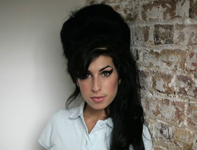 Amy Winehouse'a son gece eroin sattım