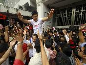 Tayland’Da Kırmızı Gömlekliler’İn Lideri Milletvekili Olunca Kefaletle Serbest