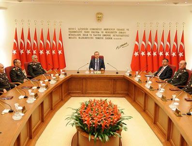 Erdoğan Genelkurmay'dan ayrıldı