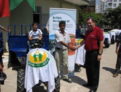 Çiftçilere Tarım Makineleri Törenle Teslim Edildi